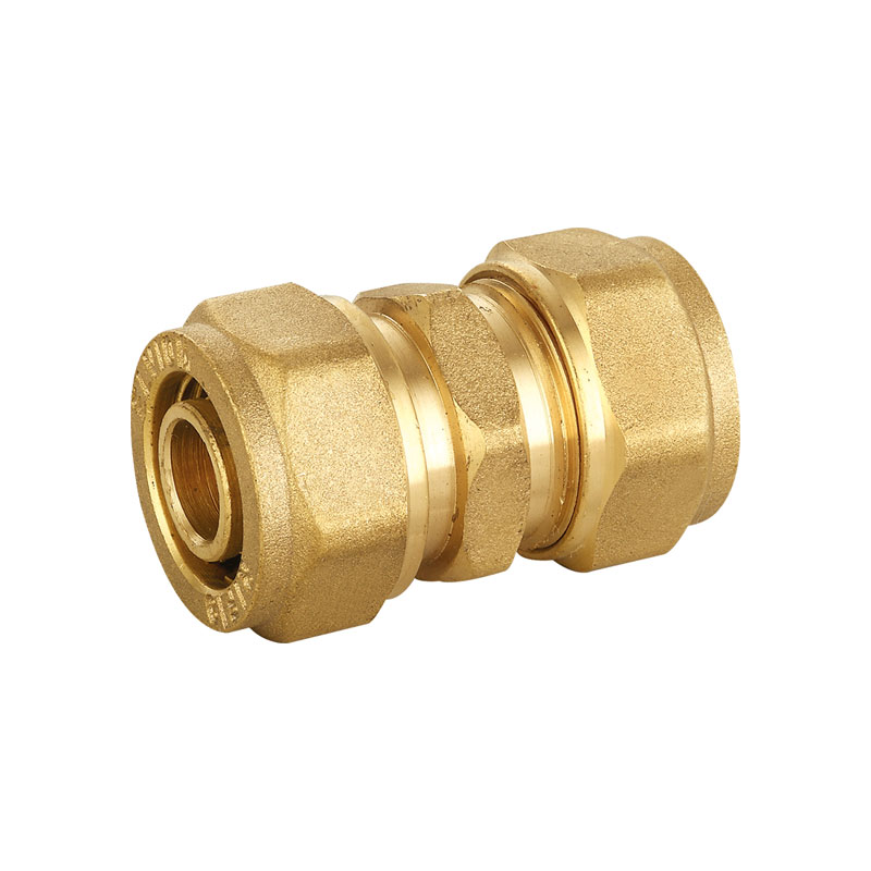 Raccordo in ottone con nipplo diritto a gomito a T AMT-1303