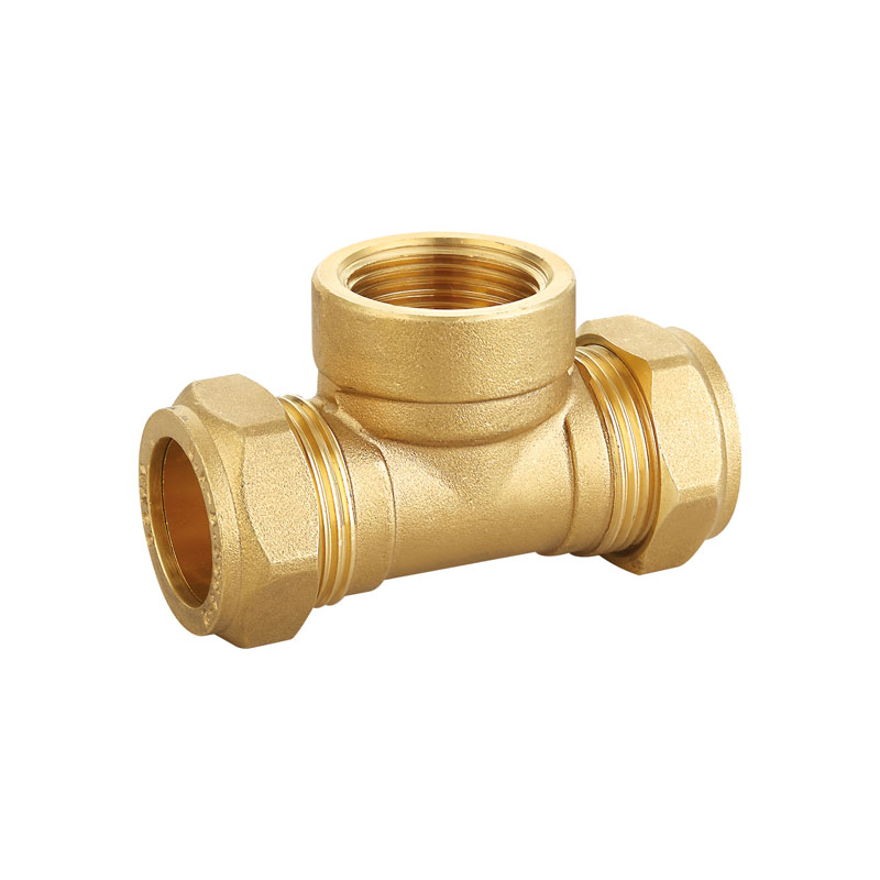 Raccordo per tubi PEX in ottone affilato a T AMT-1504